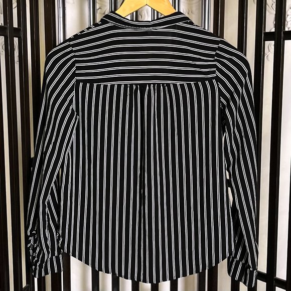 H&M Divided Black & White Pinstripe Blouse with Lace-Up V-Neck - Size 2 - Picture 4 of 4